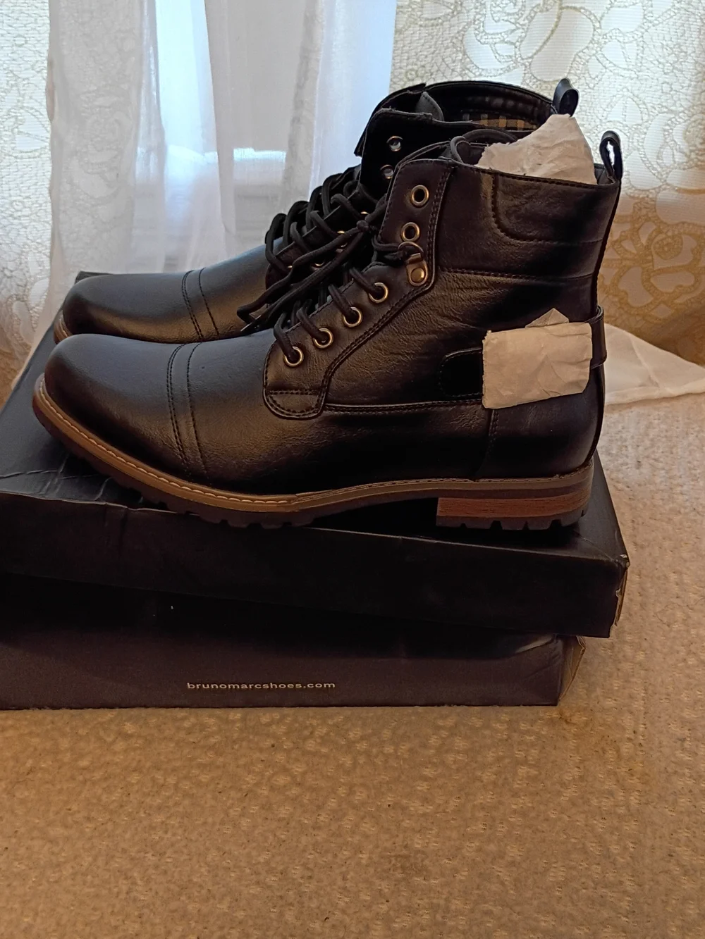 Men's Black Lug-Sole Boots - Comfortable All-Weather Design